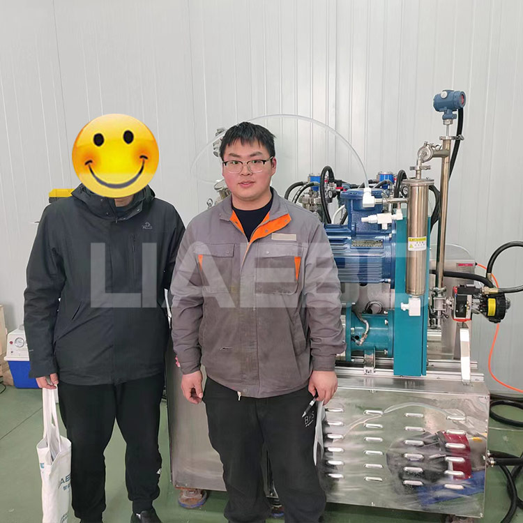 江蘇某公司3L雙動力納米砂磨機(jī)調(diào)試成功