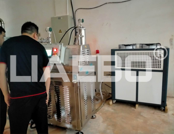 某壓電陶瓷生產漿料研磨現(xiàn)場